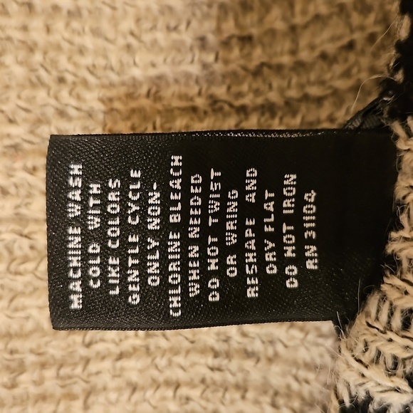 New Directions Aztec pattern long open cardigan size Medium - Picture 7 of 9